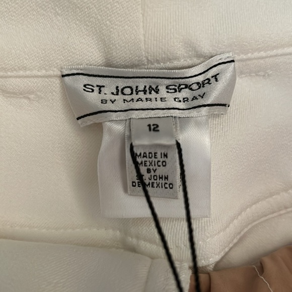 NWT. St. John Sport by Marie Gray. Classic Capri jean. White. - Picture 4 of 4